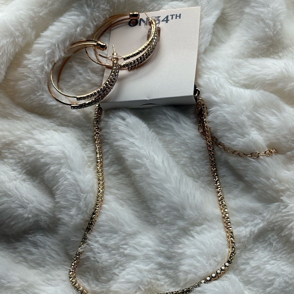 Chic Gold Hoop Earrings and Necklace Set